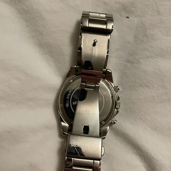 Ladies Watch - Picture 3 of 4